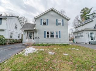 95 Parkview Ter, Rochester, NY 14617