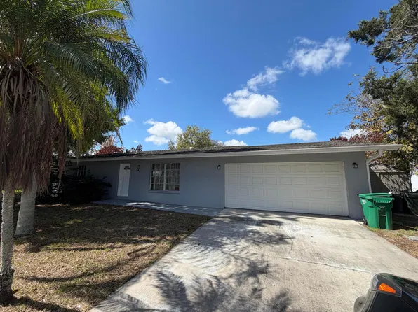 844 SE Festivo Court, Port St Lucie, FL 34983