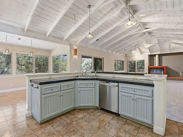 1585 Tecalote Dr — Photo 16