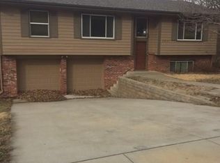 2021 Marvonne Rd, Lawrence, KS 66047