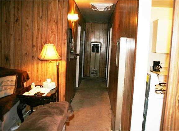 4th image of 202 Arbor Pl