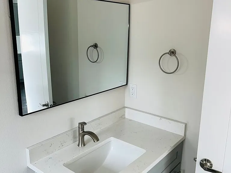 South Lane Apartments — Photo 65