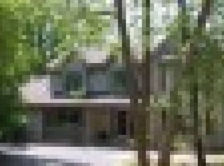 2875 Ridley Rd, Hartland, WI 53029