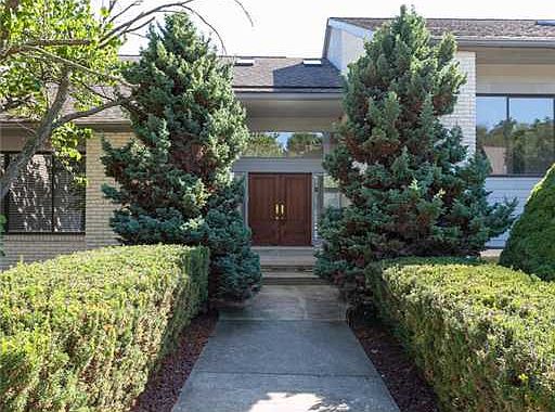 3rd image of 205 High Orchard Dr