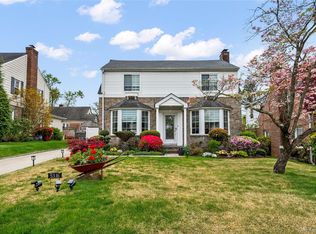 5316 Concord St, Little Neck, NY 11362