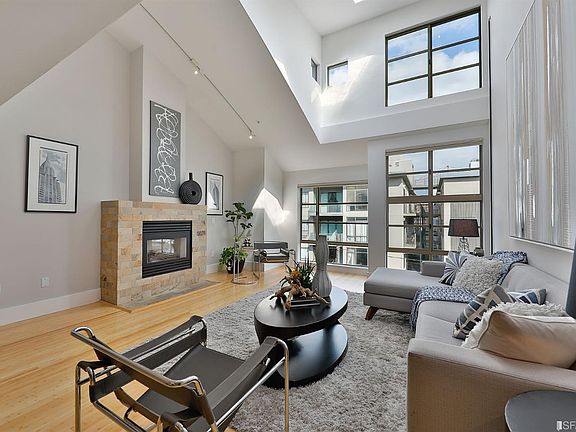 4th image of 700 Illinois St Unit 205
