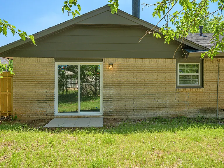 2525 SE 47th St — Photo 30