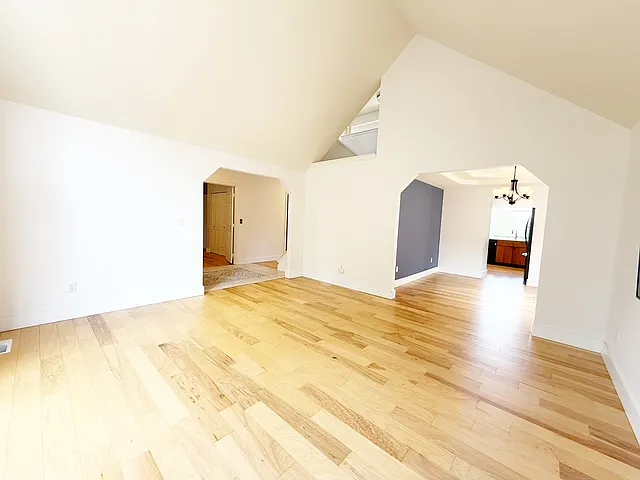 1128 NW Thornwood Cir — Photo 5