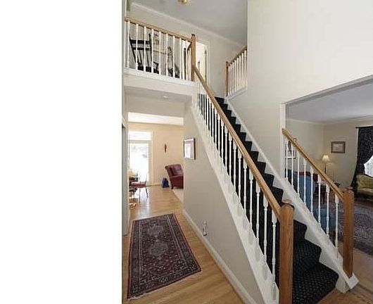 2nd image of 6 Woodsview Dr