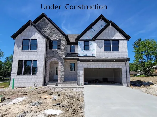 7824 Harley Hills Dr, North Royalton, OH 44133