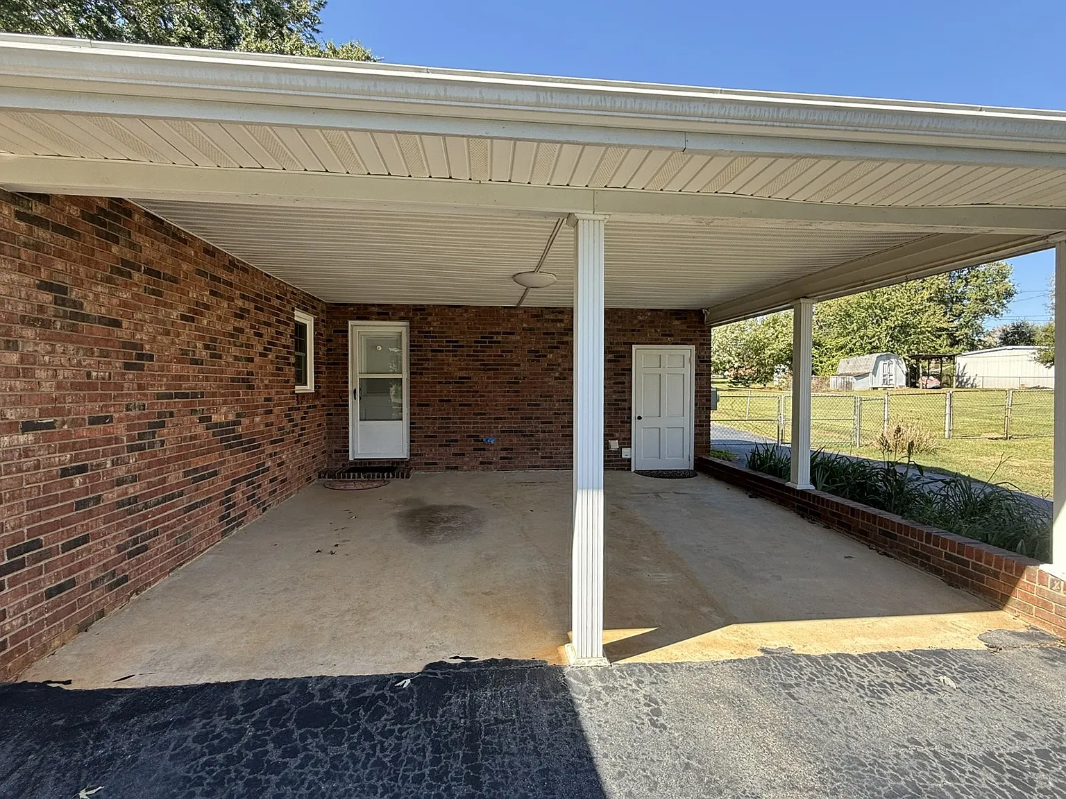 3 bed, 1729 sqft, $1,950 — Photo 4