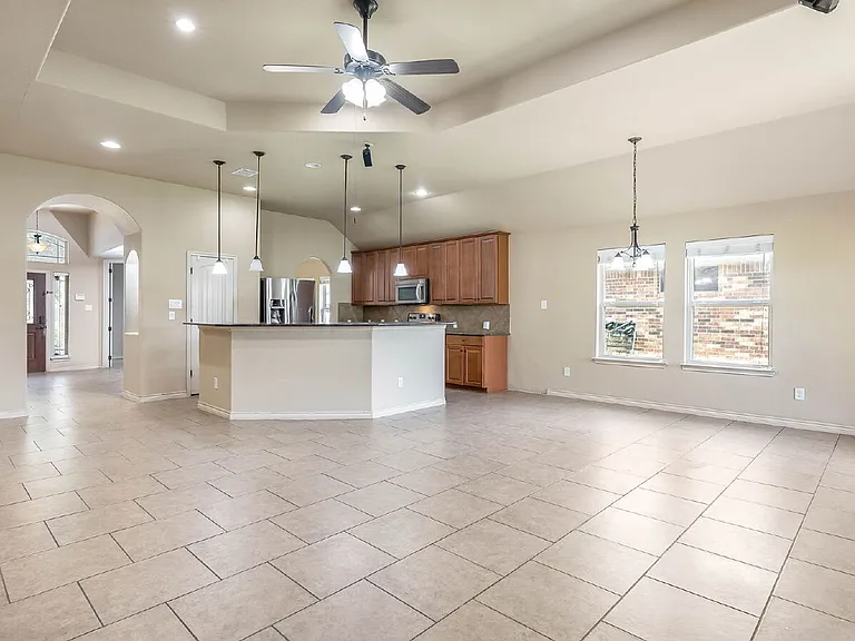 15606 Fox Ln — Photo 9