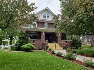 576 N Chambers St, Galesburg, IL 61401