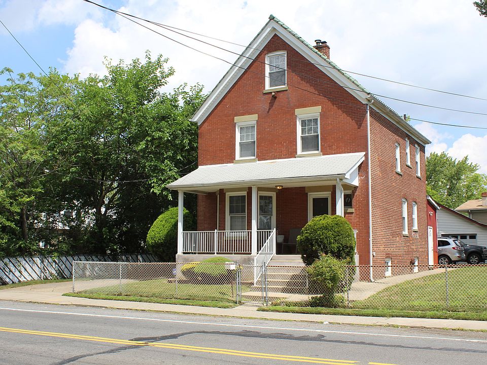 1st image of 821 Travis Ave