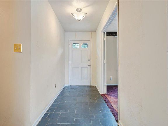 4th image of 5219 Foxtail Ln