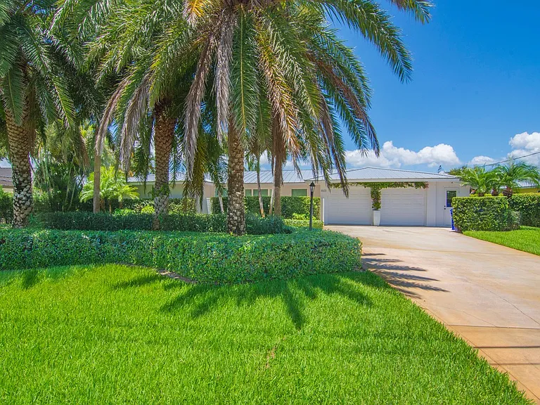 4601 Sunset Dr — Photo 40