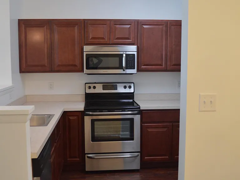Laurelwood — Photo 6