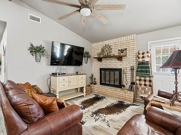 5th image of 118 Paloma Dr