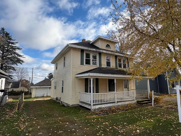 172 N Main St, Clintonville, WI 54929