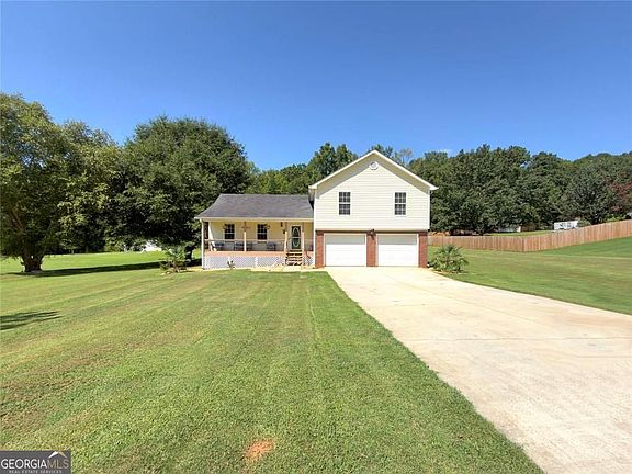 3rd image of 368 Cattlemans Cir
