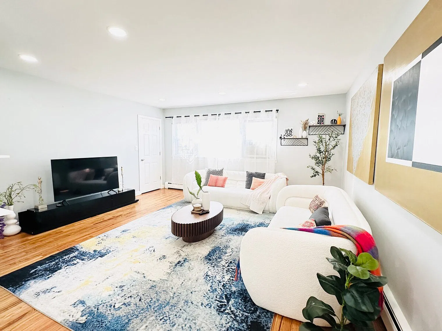3 bed, 2.0 bath, $9,060 — Photo 4