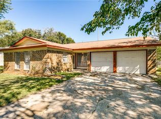 4120 Arborcrest Dr, Balch Springs, TX 75180