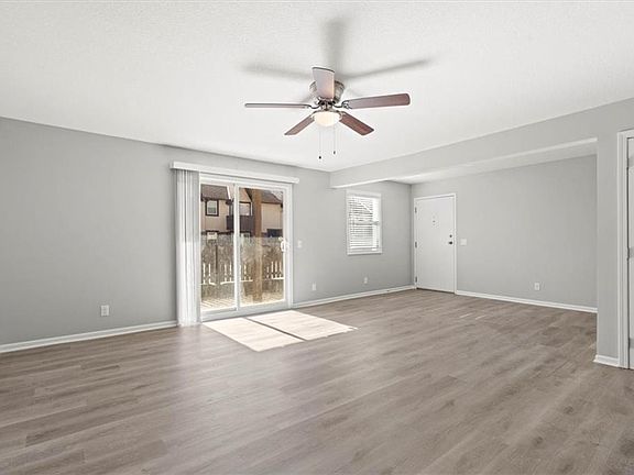4th image of 6206 Robinson St APT 2
