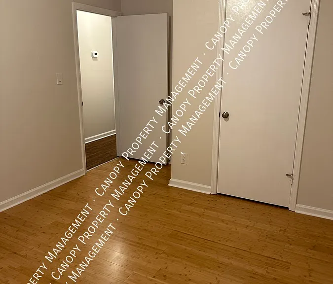 724 Charles Ave — Photo 7