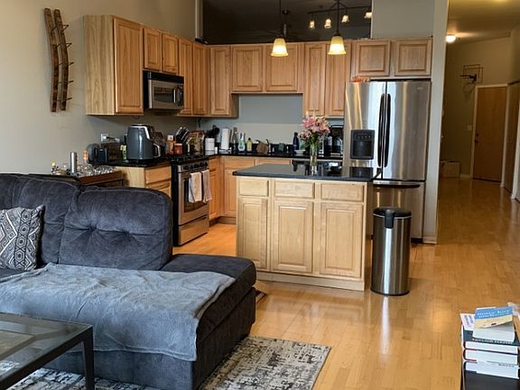 3rd image of 2915 N Clybourn Ave Unit 215