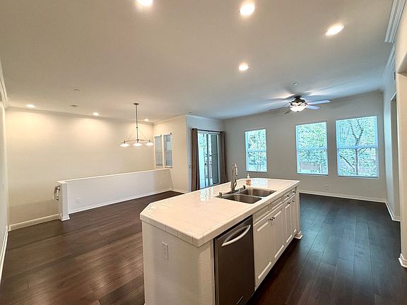 3rd image of 628 W 1st St