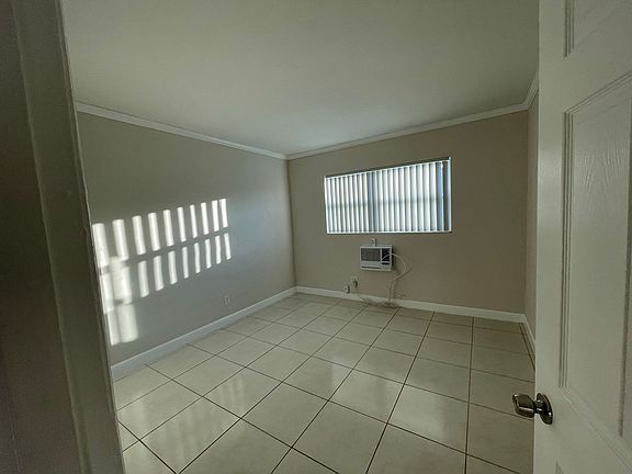 5th image of 11605-07 Canal Dr #6