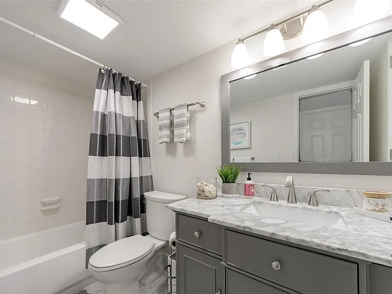2900 Gulf Blvd #204 — Photo 25