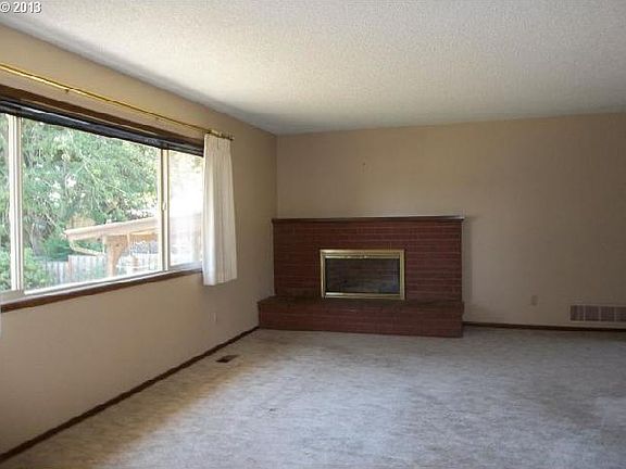 4th image of 2813 NE 46th St