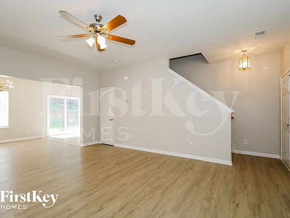 3rd image of 2020 Pheasant Glen Rd