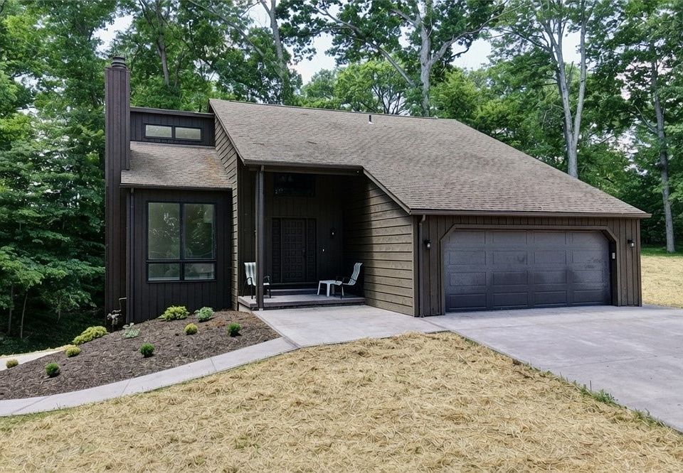 1st image of 2883 Mara Loma Cir