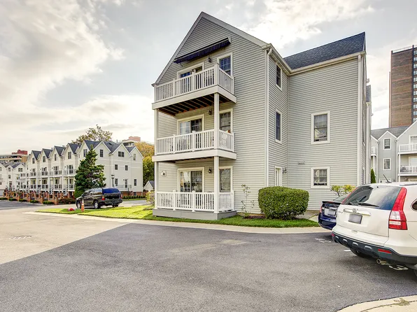 168-03 Powells Cove Boulevard image 3 of 48