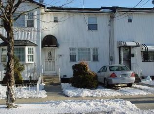 22221 141st Ave, Laurelton, NY 11413