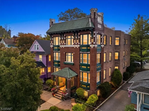 30 The Crescent #C007, Montclair Twp., NJ 07042