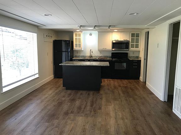 full view of the kitchen