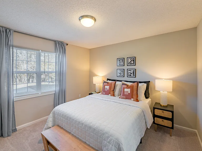 1000 Woodbrook Pl NE — Photo 7