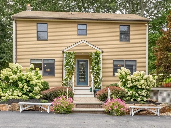 32 Lake Rd, Gloucester, MA 01930