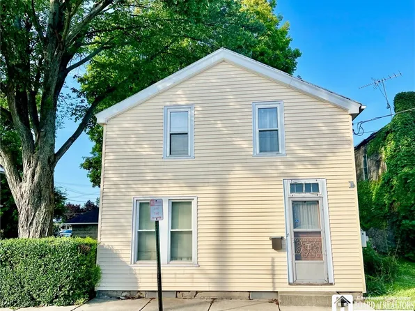 21 Market St, Westfield, NY 14787