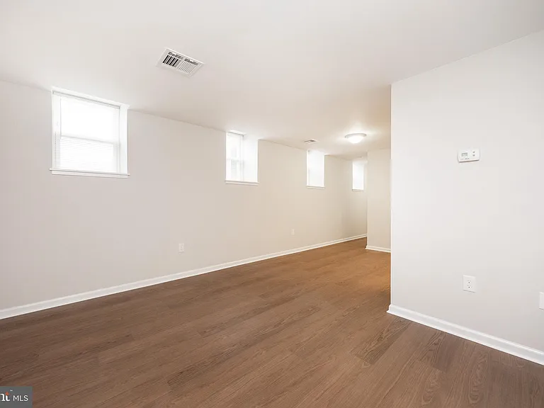 3183 Main St #2 — Photo 8