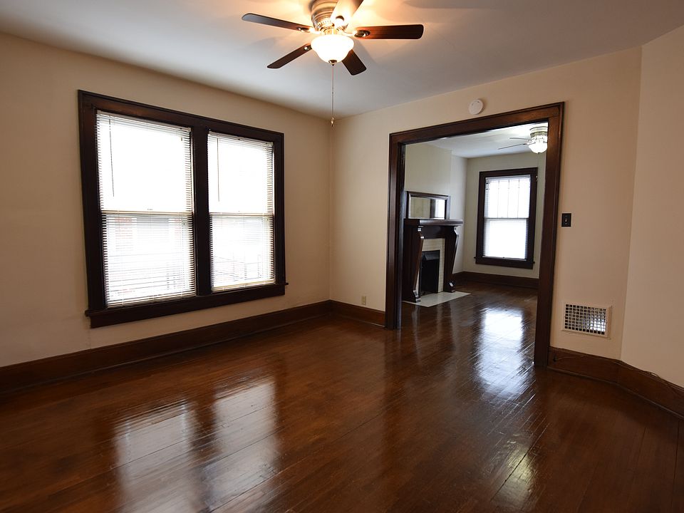 Middle Room