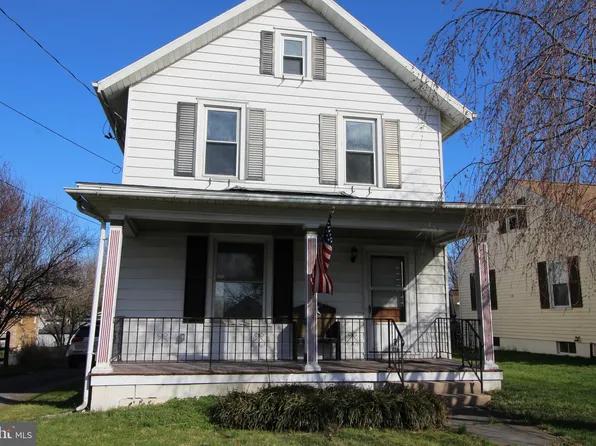 5 S Singer Ave, Paradise, PA 17562