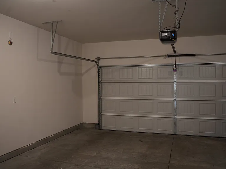 670 Hollyrose Cir — Photo 27