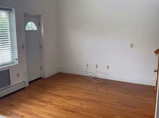 18322 Booth Memorial Ave, Flushing, NY 11365