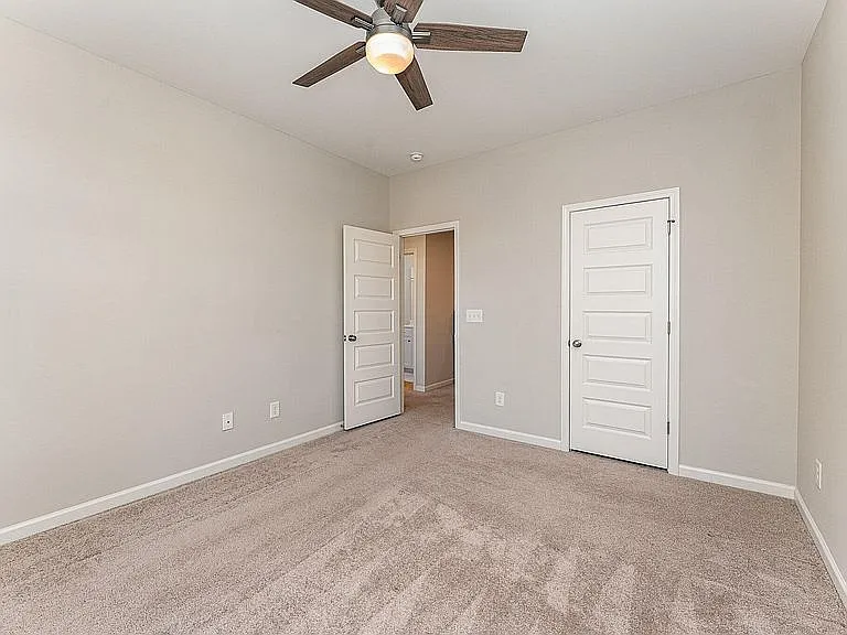 1049 Lathrop Ln — Photo 30