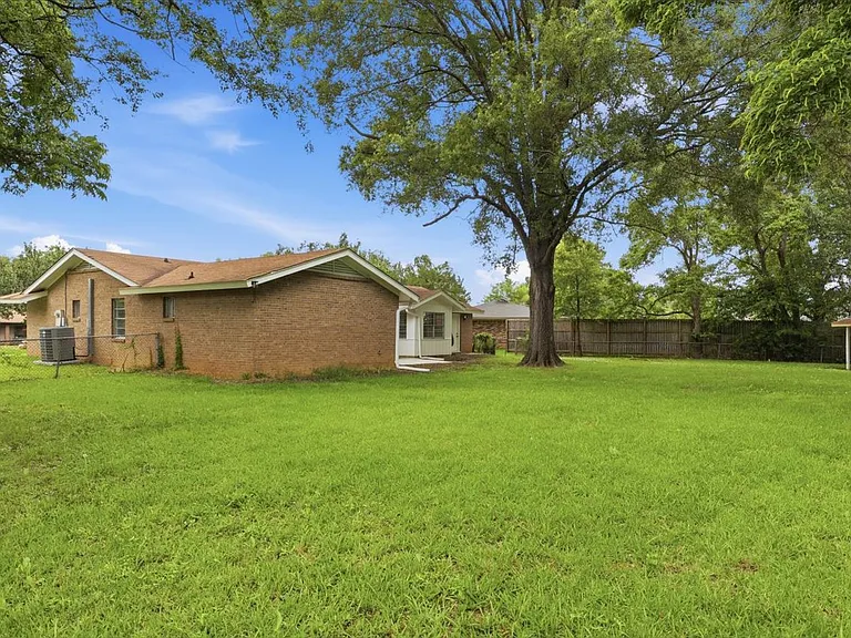 3626 Wilcox Dr — Photo 32