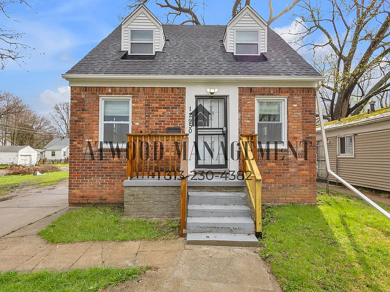 12950 Glastonbury Ave — Photo 1